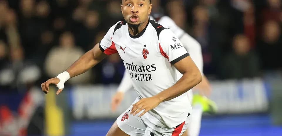 Jugador de fútbol corriendo durante un partido