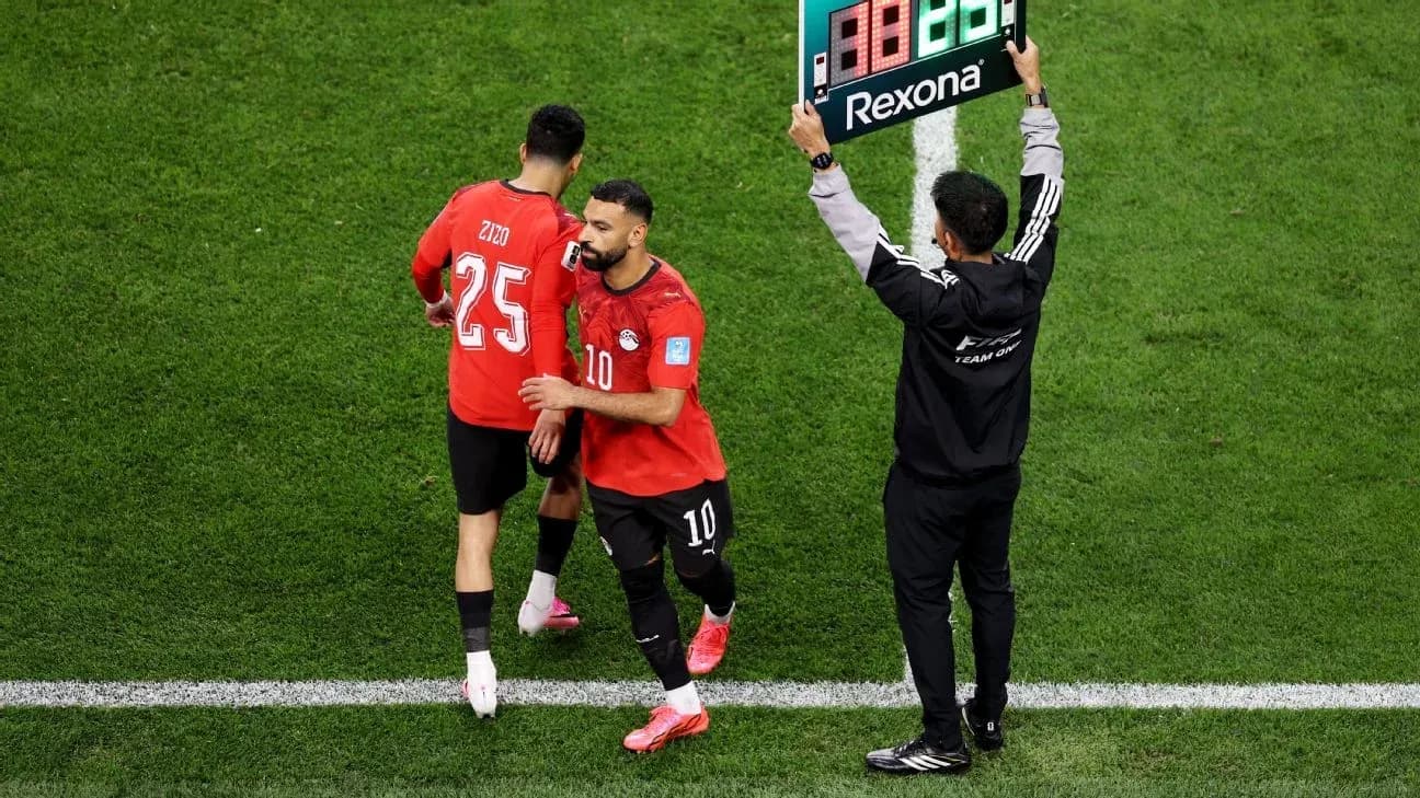Cambio de jugadores en el partido de fútbol