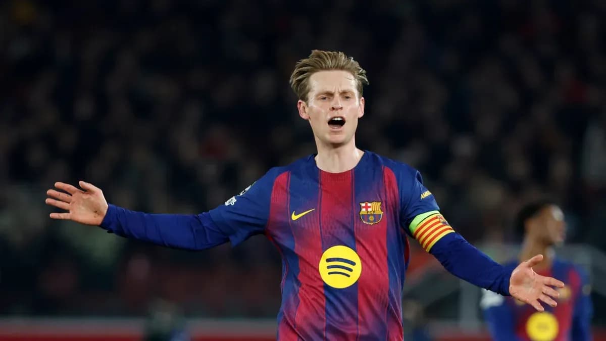 Jugador de Barcelona gesticulando durante el partido