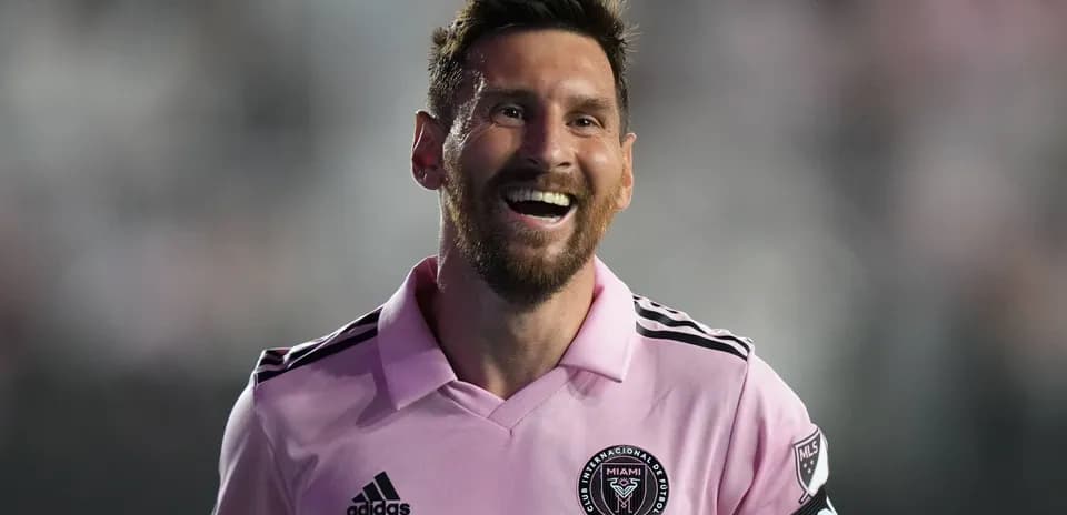 Jugador de Inter Miami sonriendo en el campo
