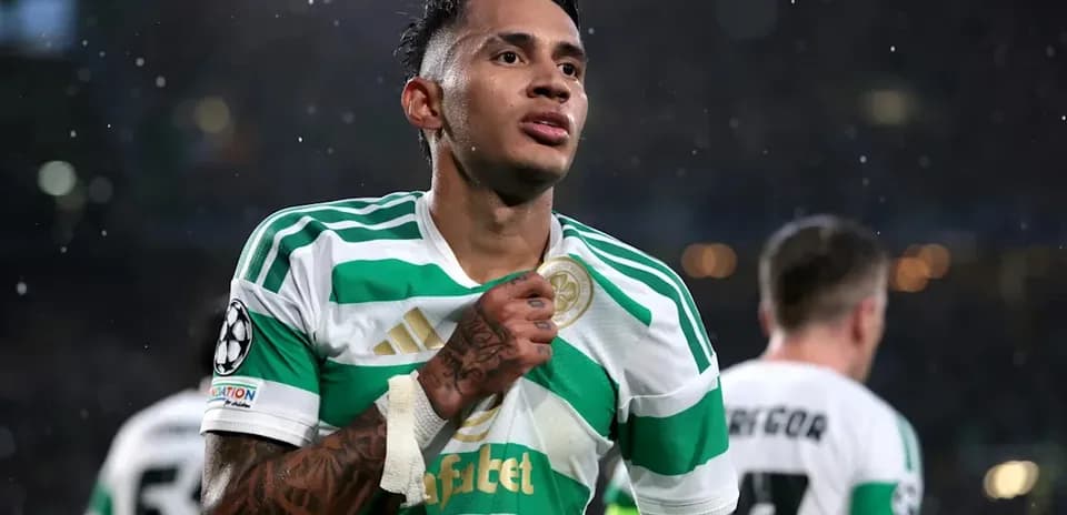 Jugador de Celtic celebrando durante un partido