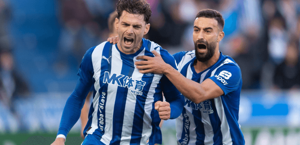 Jugadores de Alavés celebrando un gol