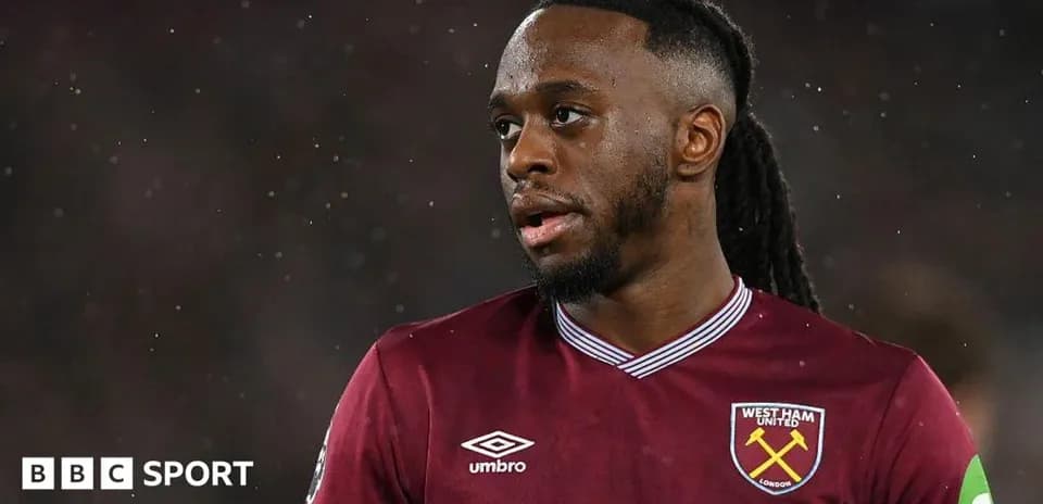 Jugador de West Ham United en el campo de juego