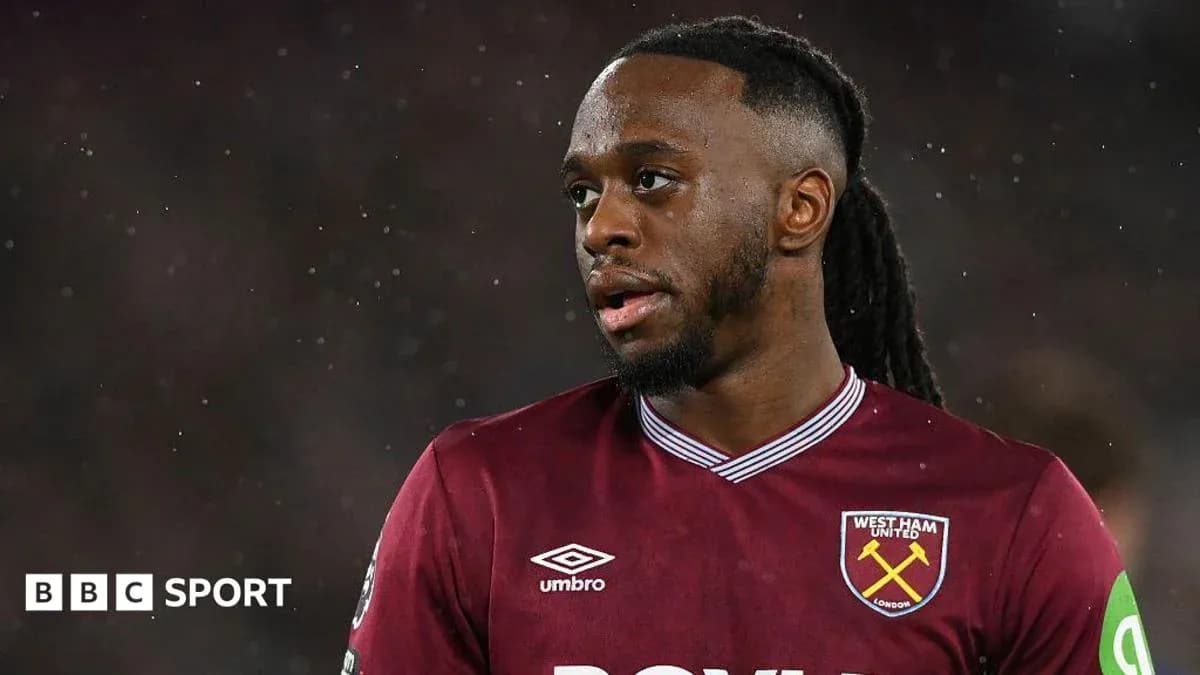 Jugador de West Ham United en el campo de juego