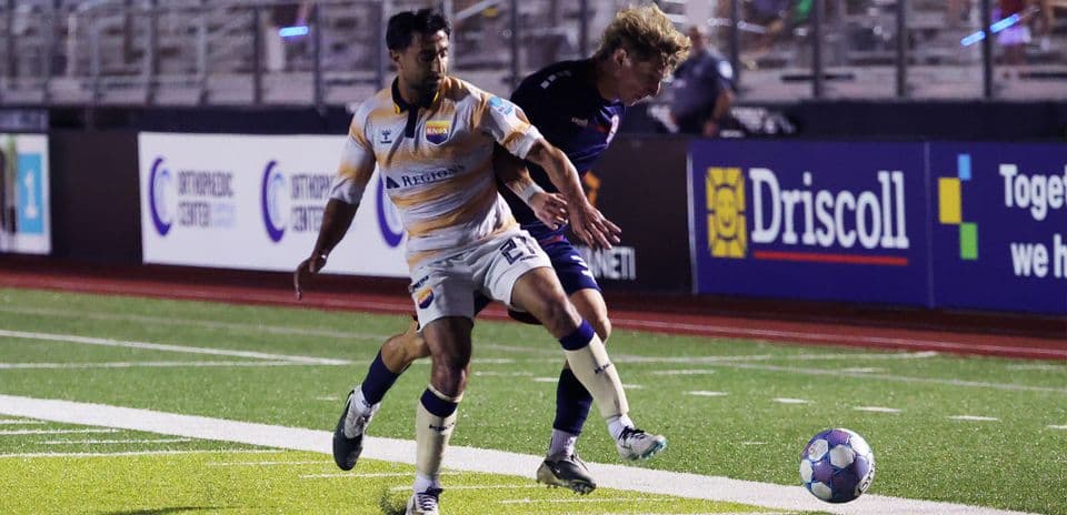 Un jugador de Knoxville en acción contra Chattanooga