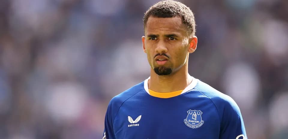 Jugador de Everton en el campo durante el partido