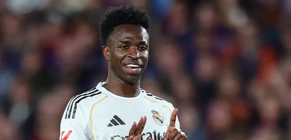 Jugador de Real Madrid mostrando gesto durante el partido