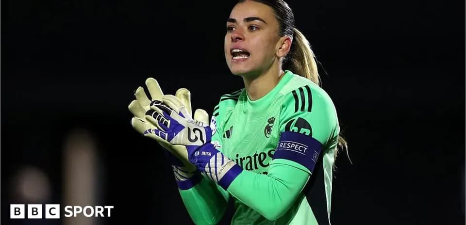 Portera de Real Madrid dirigiendo a su equipo