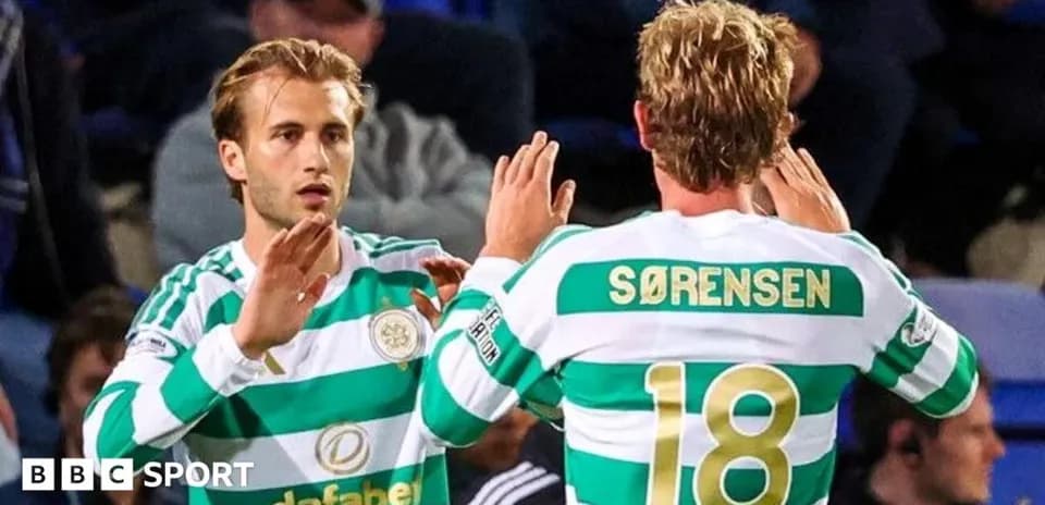 Jugadores de Celtic celebrando un gol en el partido