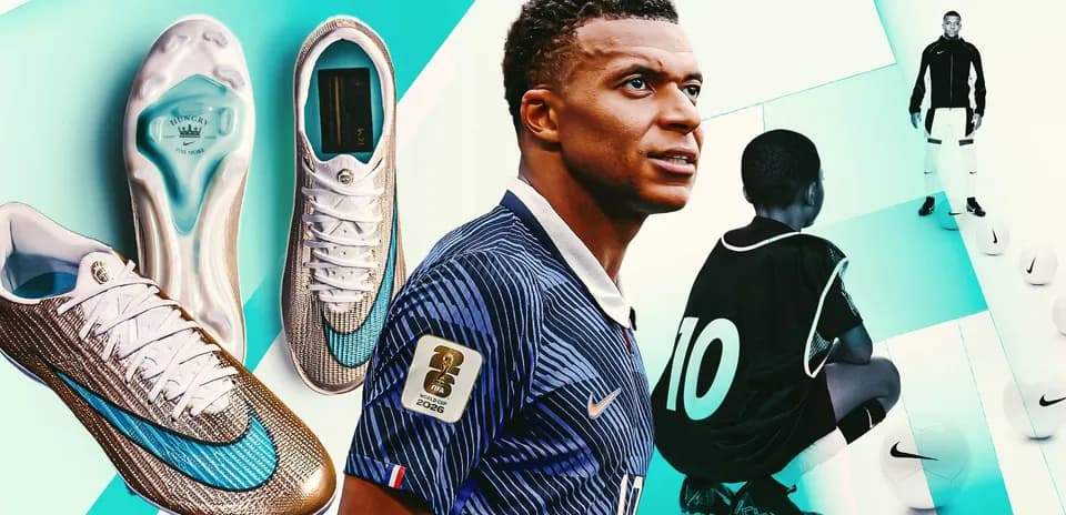 Kylian Mbappé junto a botas de fútbol y niño