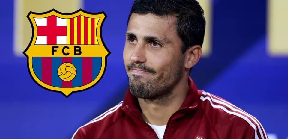 Jugador en conferencia con logo de FC Barcelona