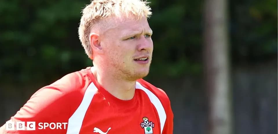 Jugador de Southampton FC entrenando en la cancha