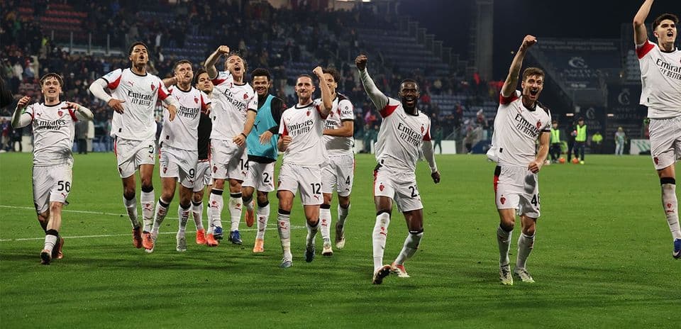 Jugadores de AC Milan celebrando una victoria