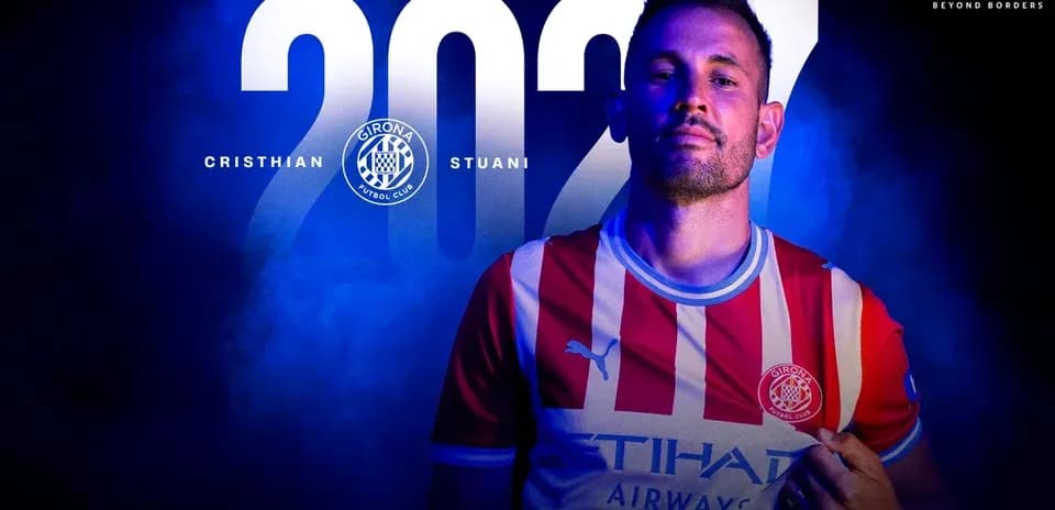 Cristhian Stuani con camiseta de Girona FC