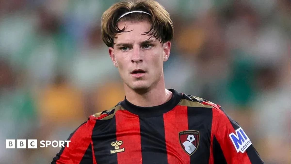 Jugador de Bournemouth en el campo durante el partido