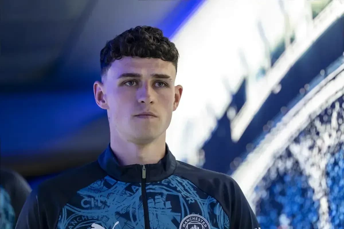 Jugador de Manchester City en túnica antes del partido