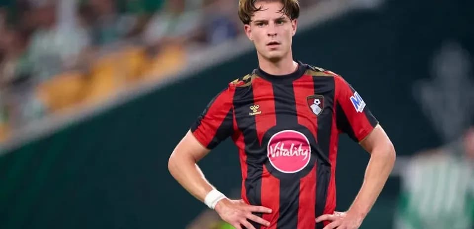 Jugador de Bournemouth en el campo durante el partido