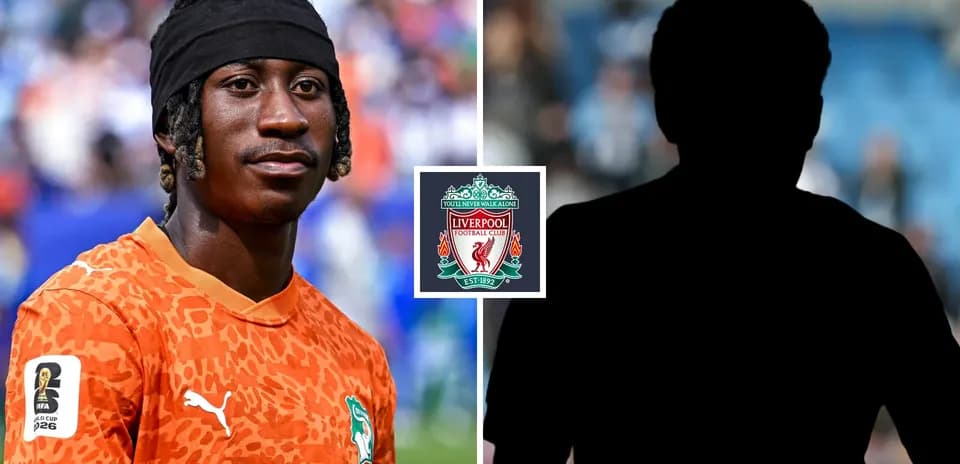 Jugador de fútbol con camiseta naranja y logo de Liverpool