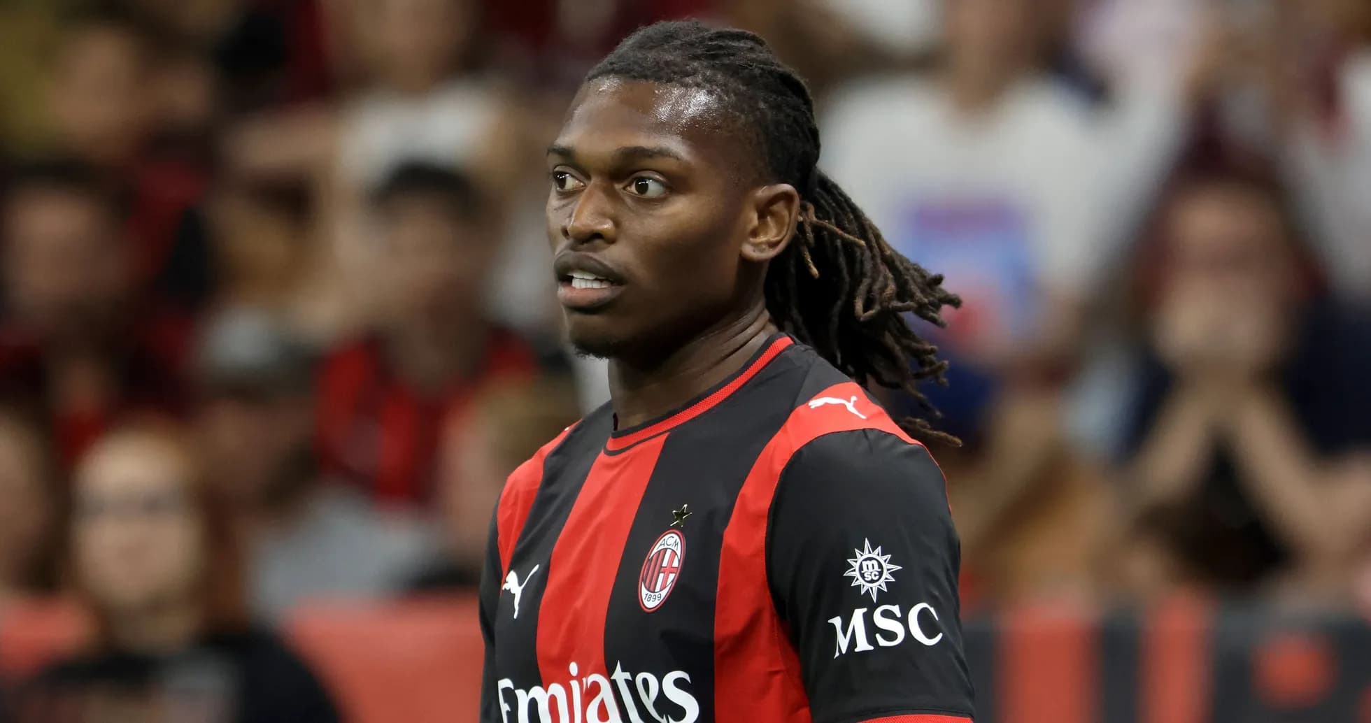 Jugador de AC Milan en el campo durante partido