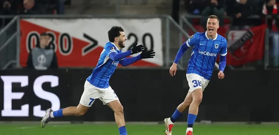 Jugadores de equipo en celebración tras un gol