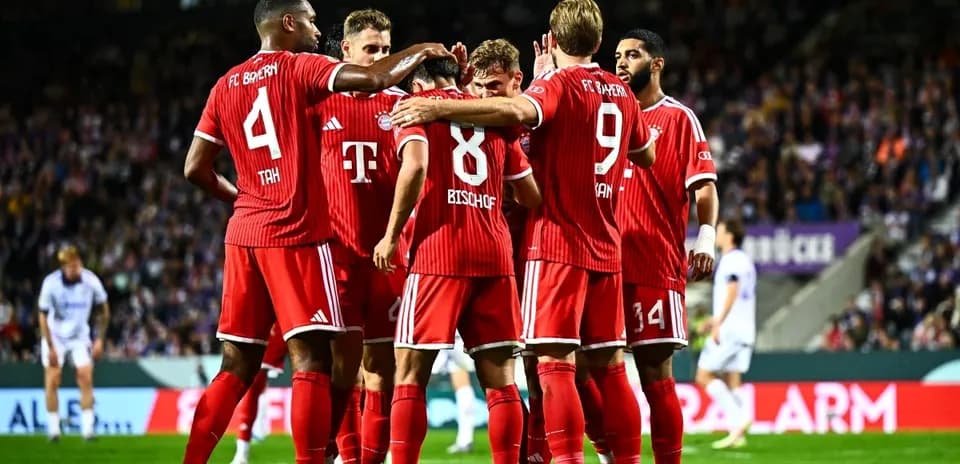 Jugadores del FC Bayern celebrando un gol juntos