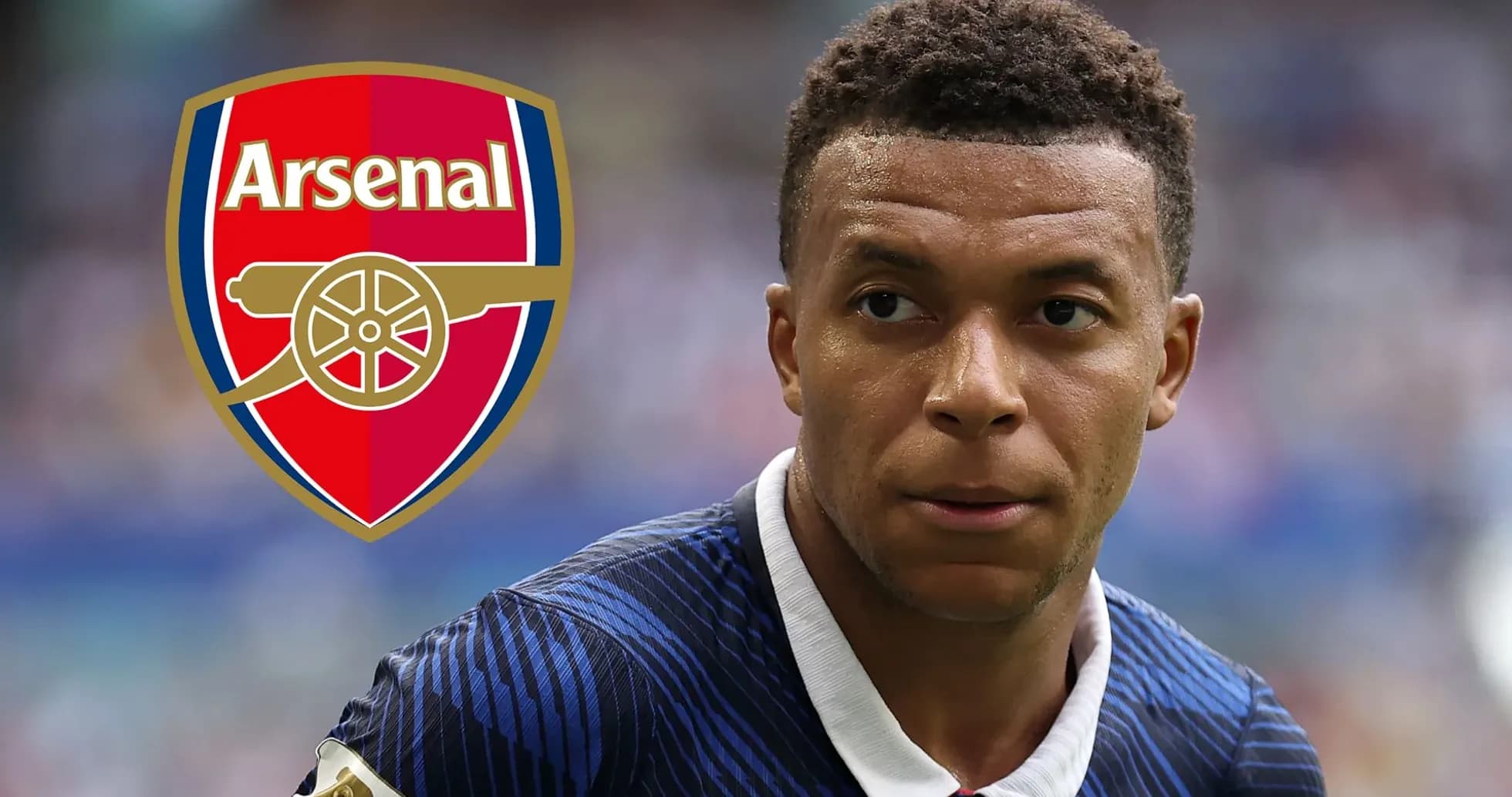 Jugador de fútbol con logo de Arsenal de fondo