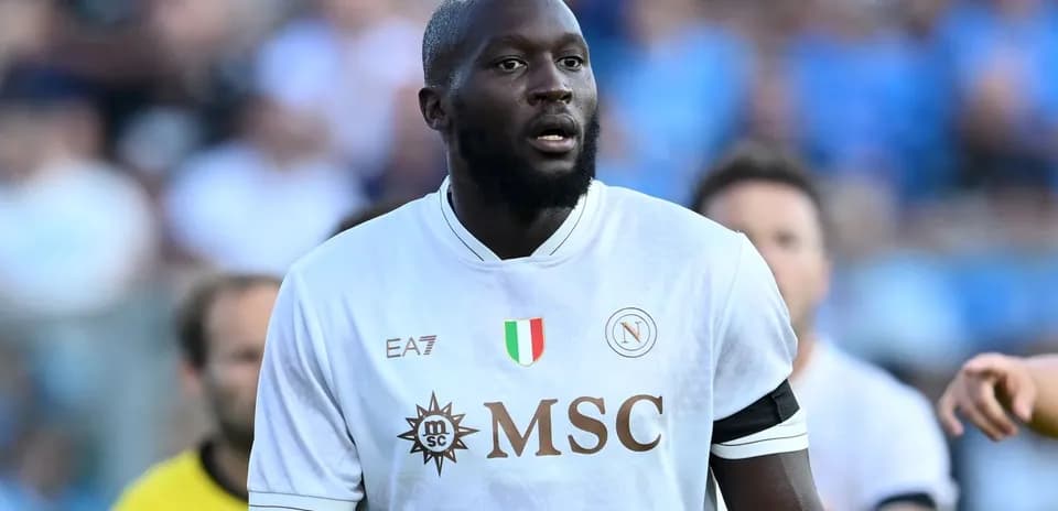 Jugador de Napoli en el campo durante el partido