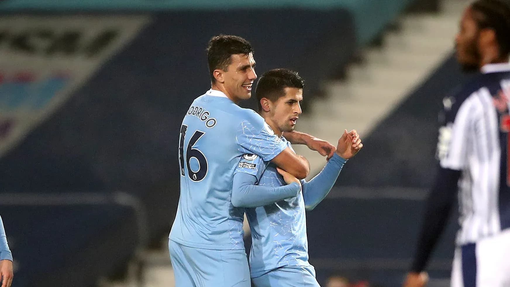 Jugadores de Manchester City celebrando un gol