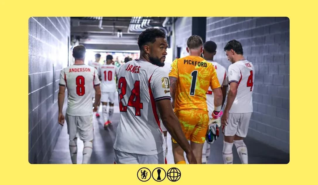 Jugadores saliendo al campo desde el vestuario