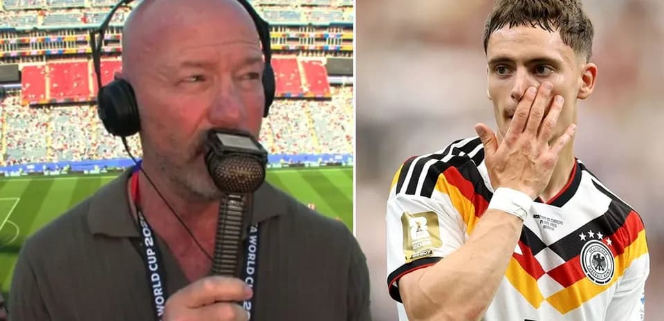 Locutor en Mundial y jugador alemán tocándose la cara