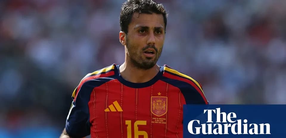 Jugador de España en el campo durante un partido