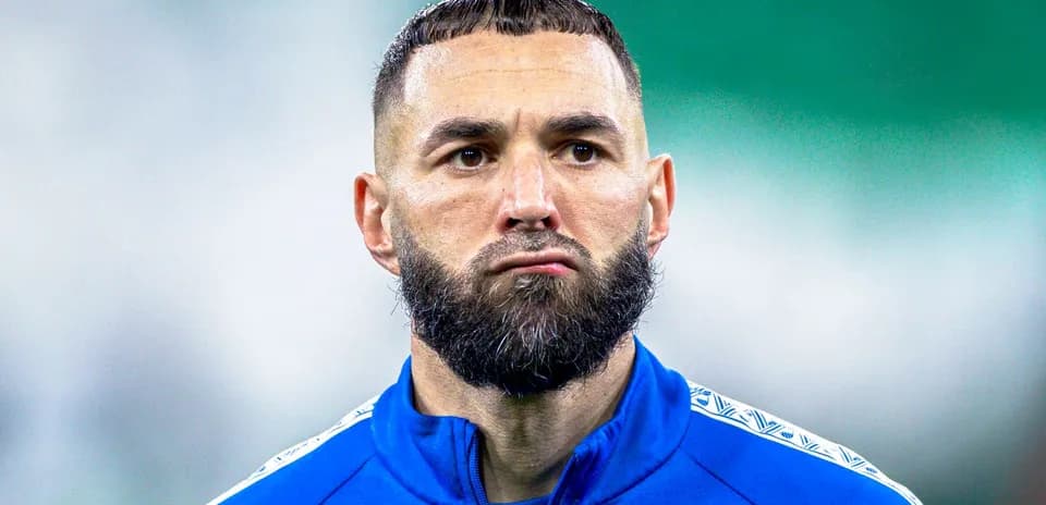 Jugador en uniforme azul durante entrenamiento