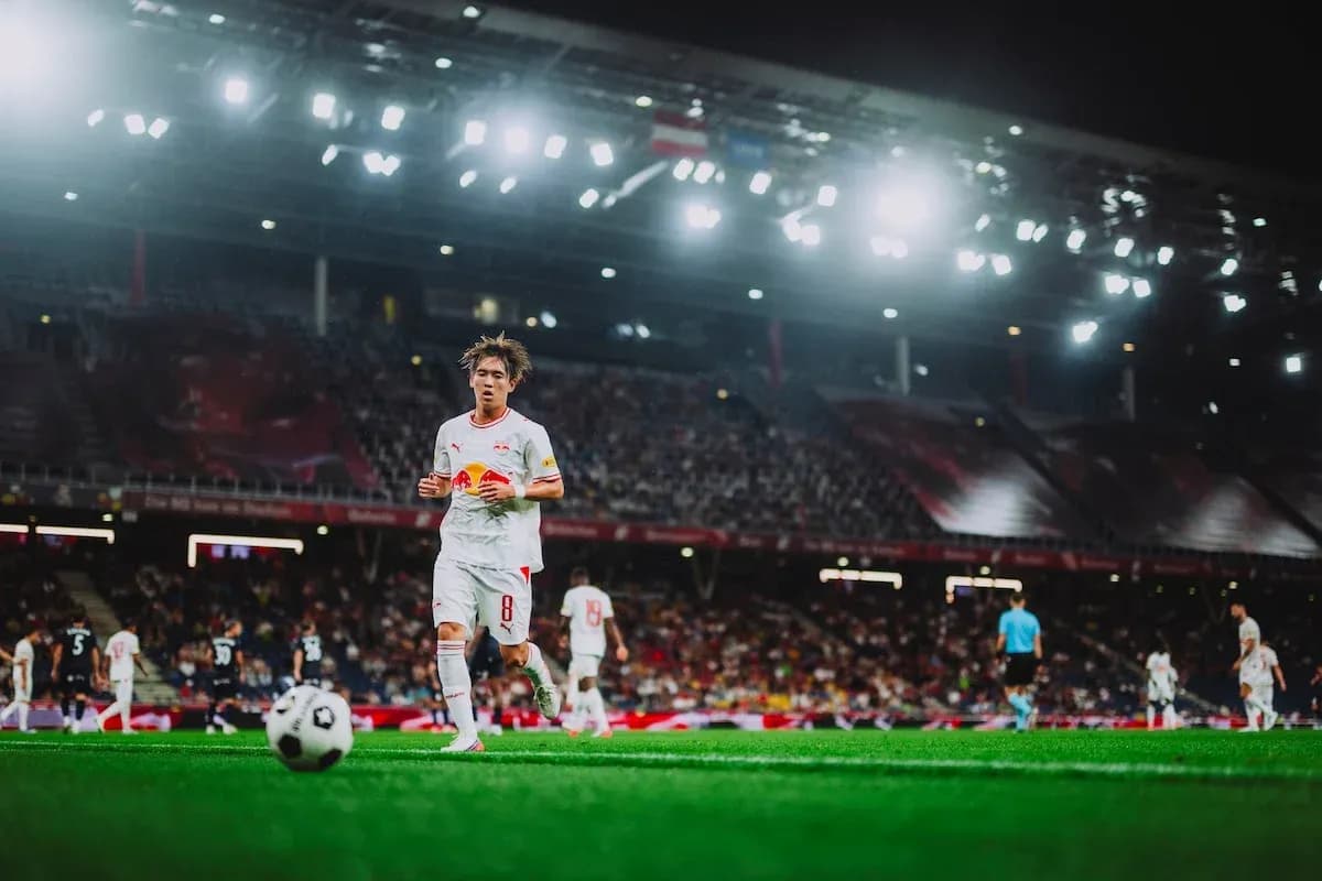 Jugador de Red Bull Salzburg en acción