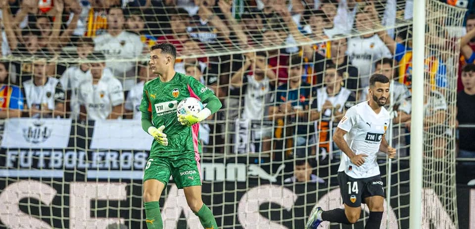 Portero de Valencia durante un partido de fútbol