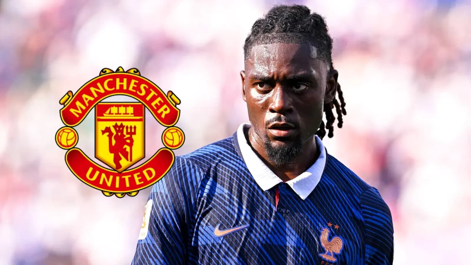 Jugador de fútbol con camiseta de Francia y logo de Manchester United