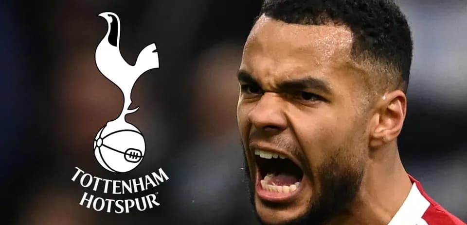 Jugador gritando con logo de Tottenham Hotspur