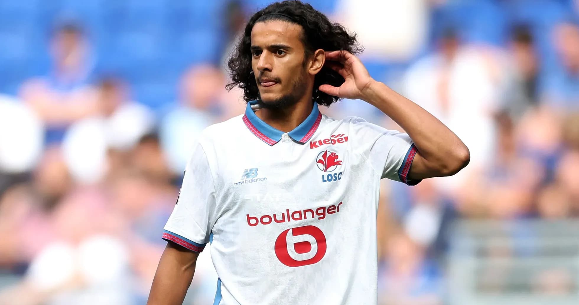 Jugador de Lille OSC en el campo durante el partido