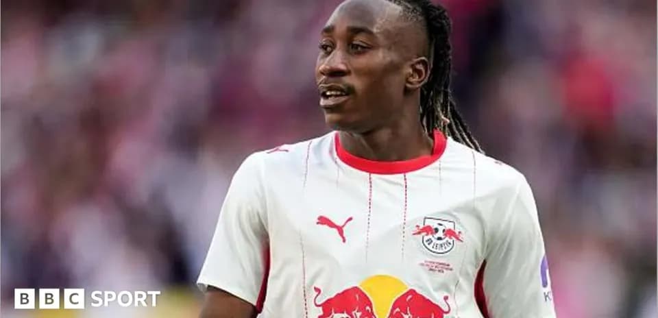 Jugador de RB Leipzig en el campo durante el partido