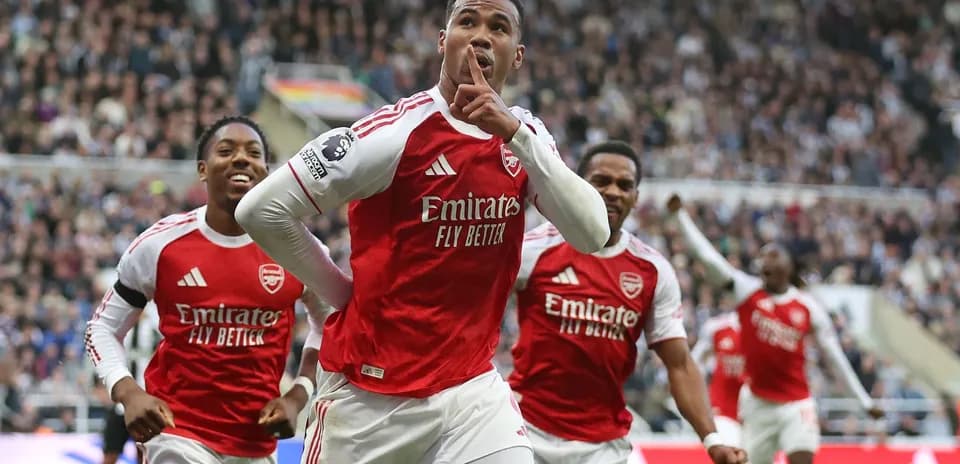 Jugadores de Arsenal celebrando un gol en el estadio