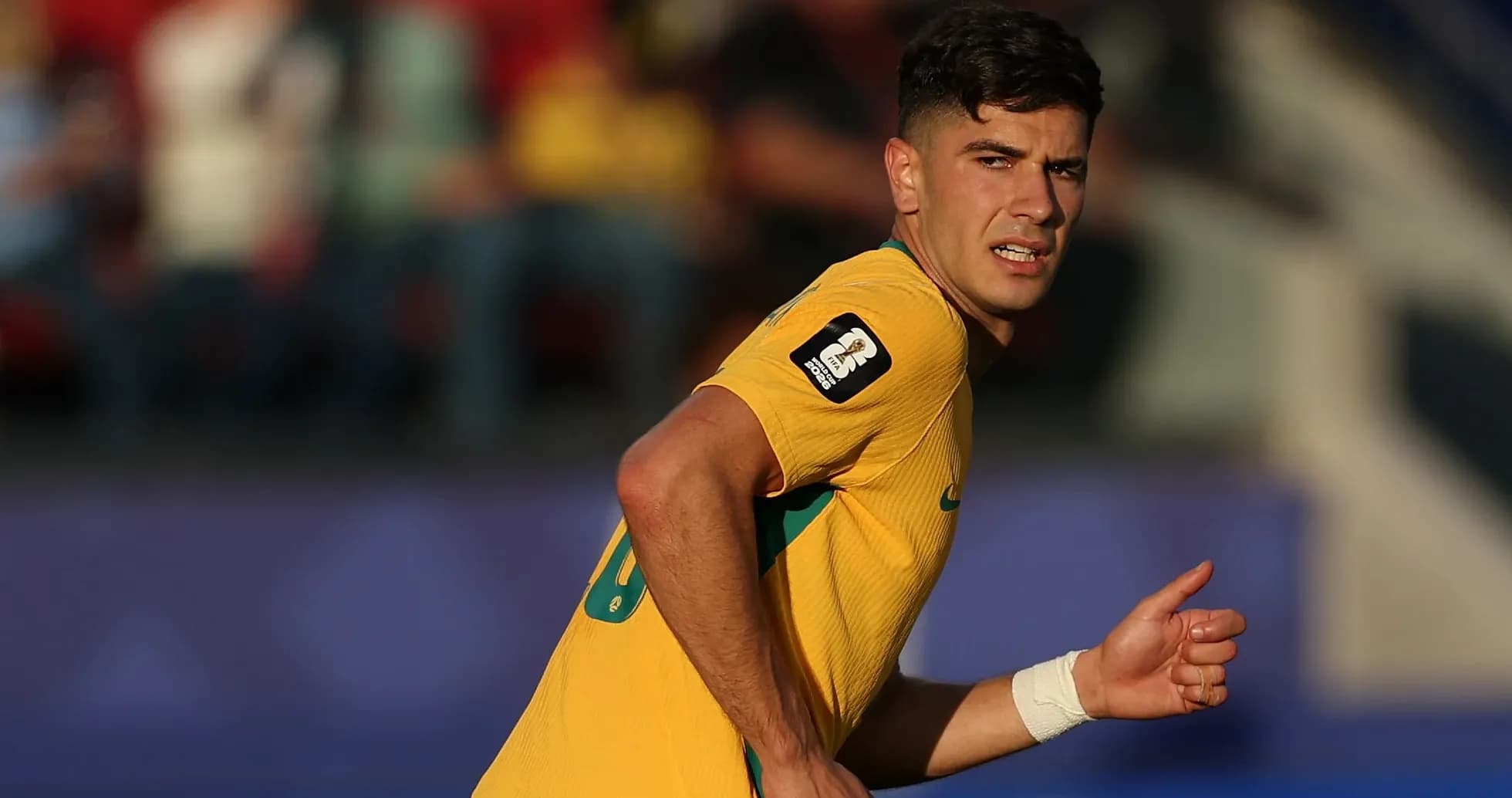 Jugador australiano corriendo durante el partido