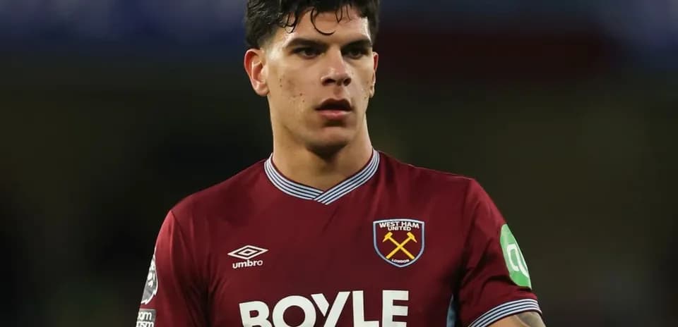 Jugador de West Ham en partido de fútbol