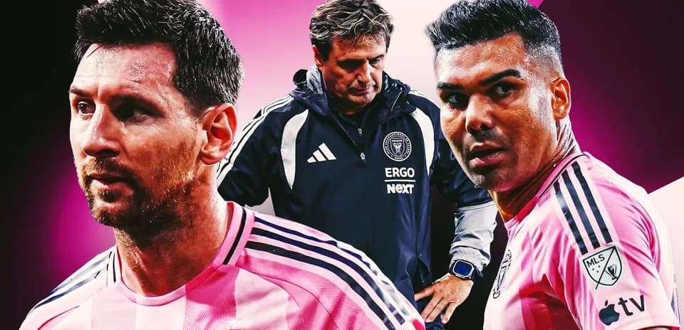 Lionel Messi y Casemiro en el campo de juego