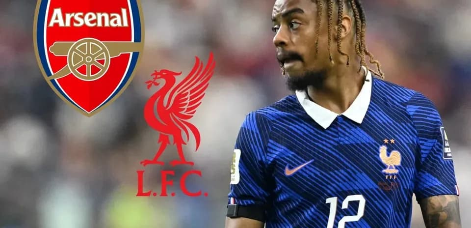 Jugador de Francia con logos de Arsenal y Liverpool