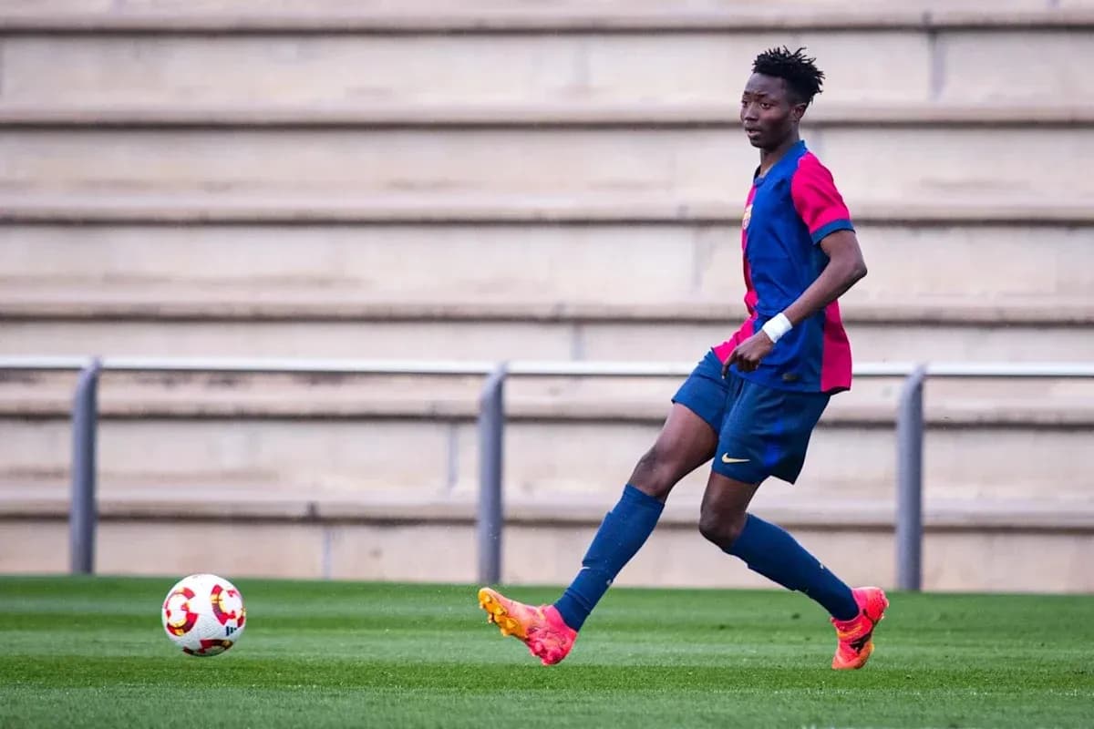 Jugador de fútbol de Barça controlando el balón