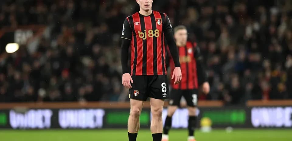 Jugador de Bournemouth en el campo durante el partido