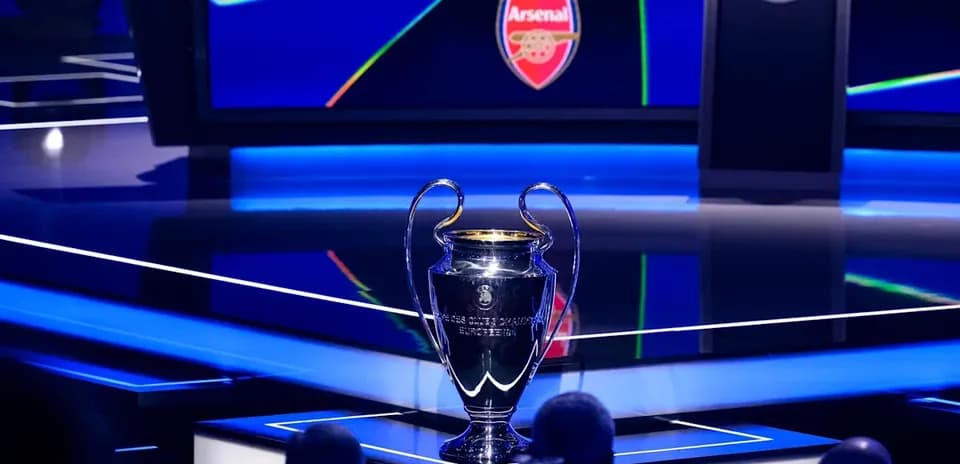 Trofeo de la UEFA Champions League en el escenario