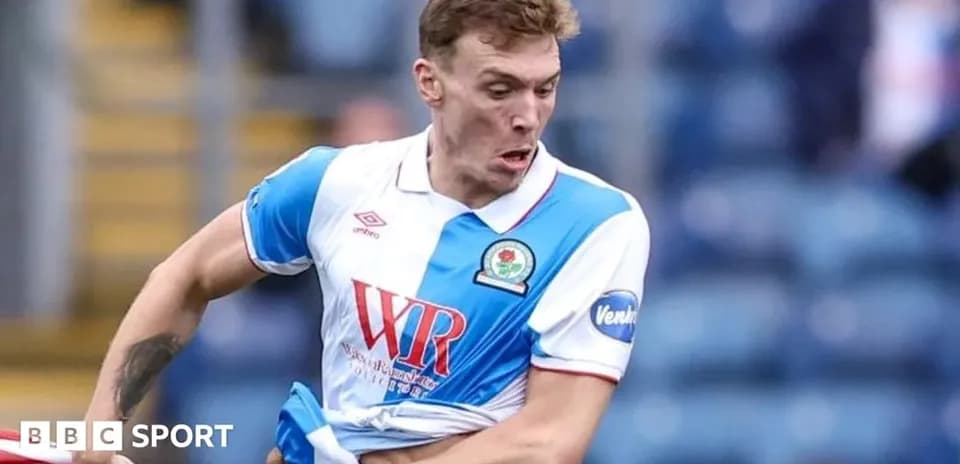 Jugador de Blackburn Rovers durante un partido