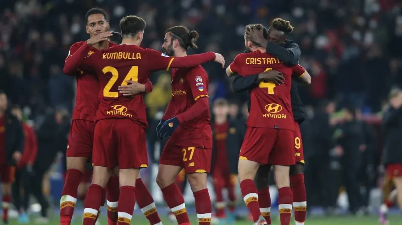 Jugadores de AS Roma celebrando después del partido