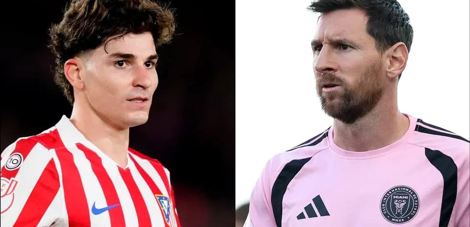 Jugadores de fútbol en camisetas de sus equipos