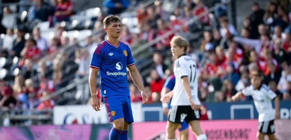 Jugador de Manchester United en el campo durante partido